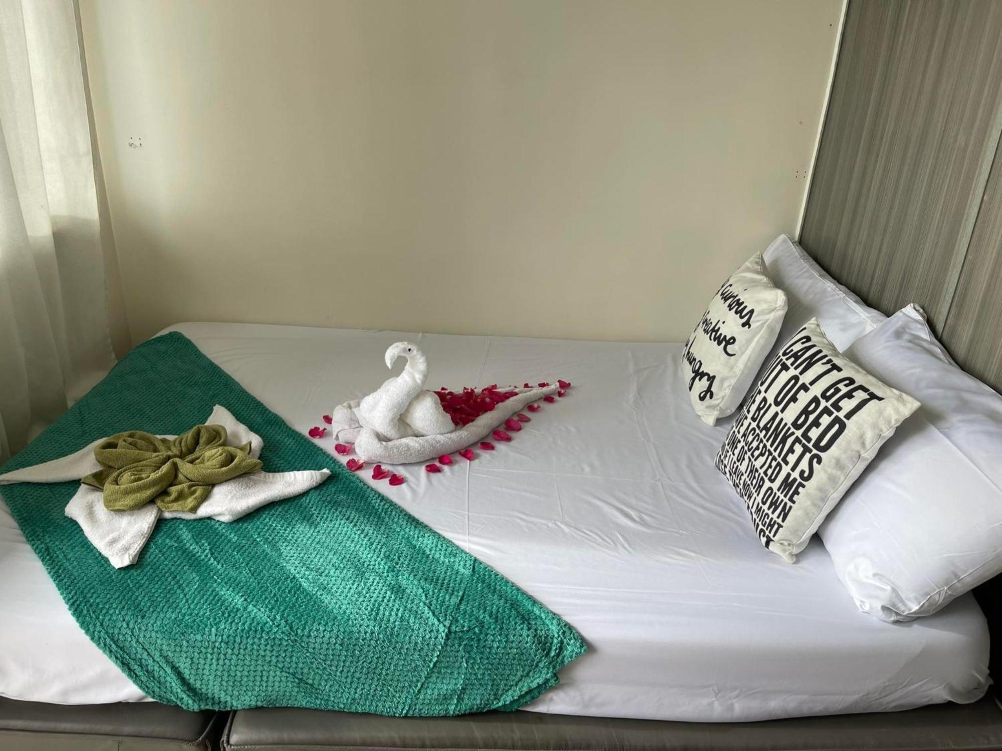 Green Residences Staycation By Pbyy 马尼拉 客房 照片